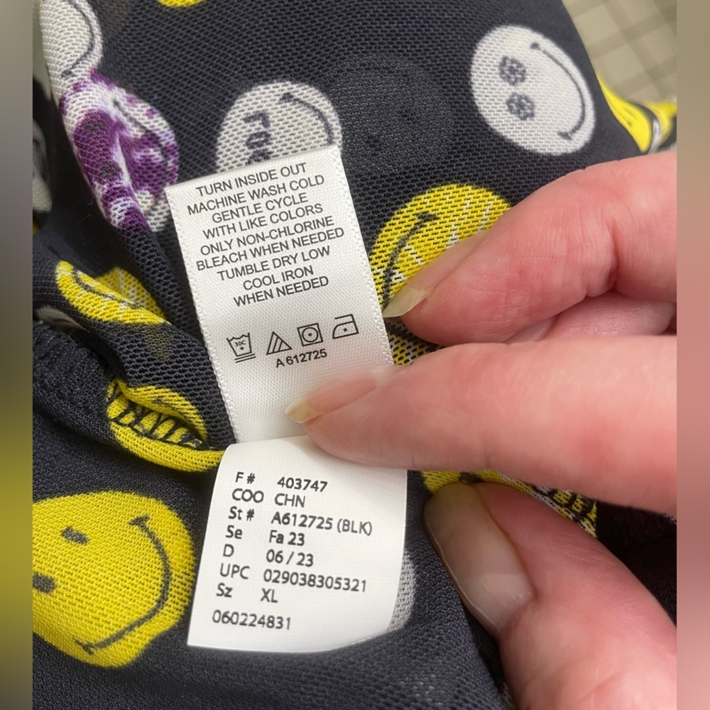LOGO/Smiley World collaboration Mesh pullover shirt - Picture 9 of 9